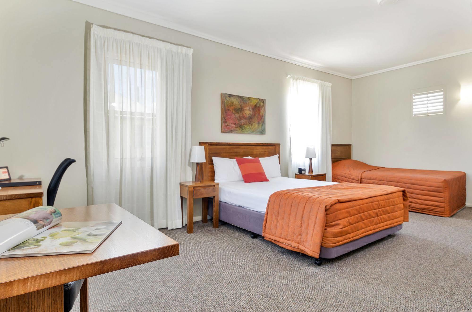 Coachmans Inn Ворік Екстер'єр фото