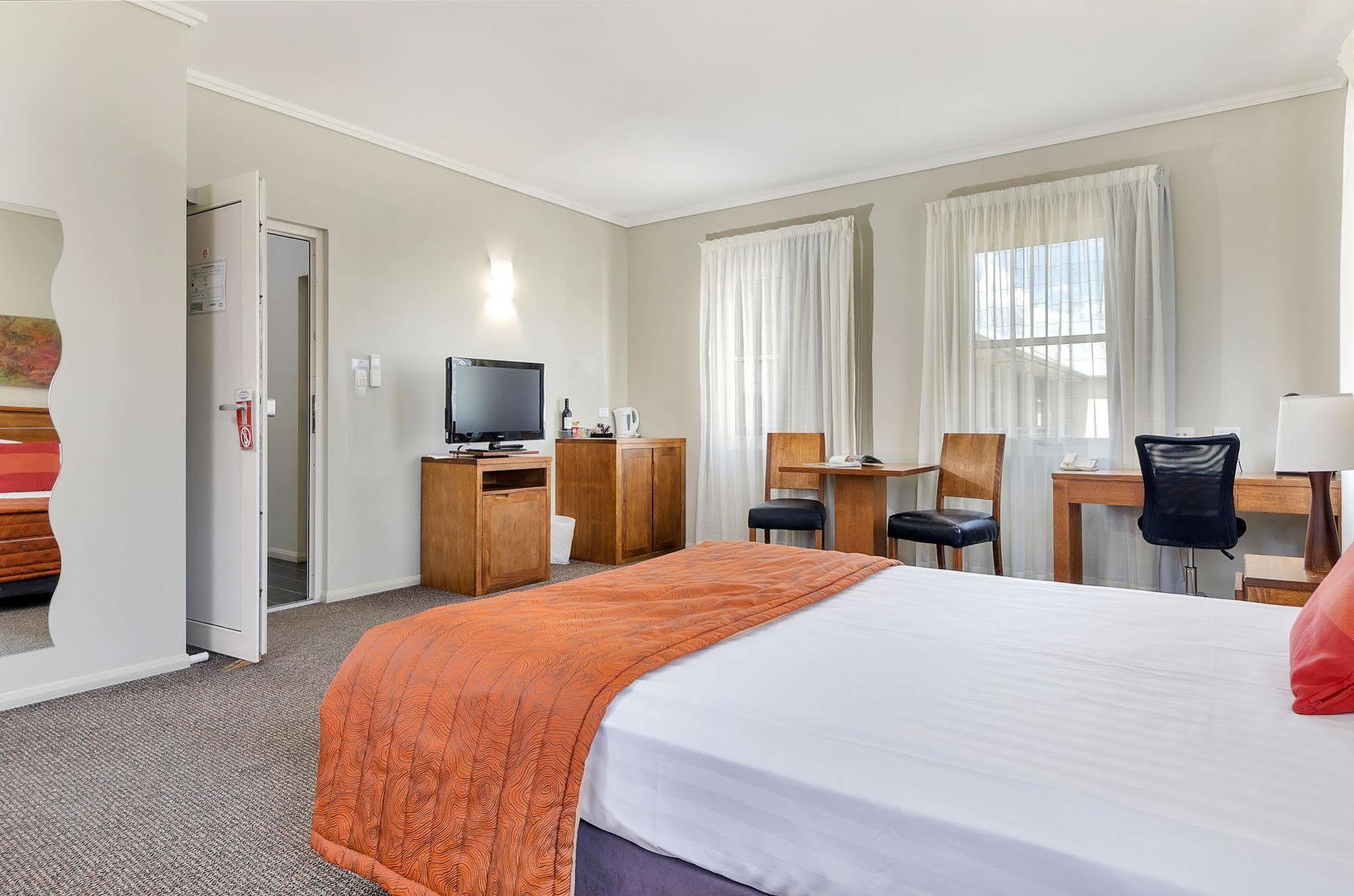Coachmans Inn Ворік Екстер'єр фото