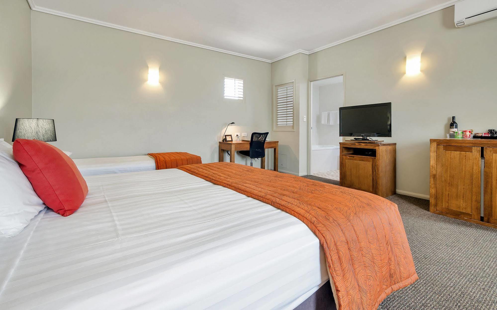 Coachmans Inn Ворік Екстер'єр фото